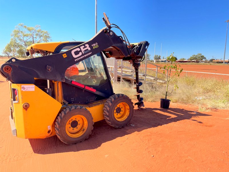 Digging a tree hole in Yuendumu